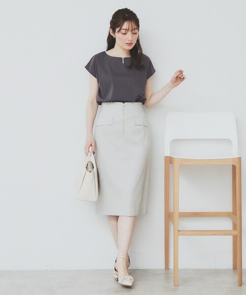 index（インデックス）の「《6色展開/XS-3サイズ》キーネックビジュートップス【UV/接触冷感/洗濯機洗い可】（Tシャツ/カットソー・レディース・チャコールグレー/サックスブルー/ネイビー/オフホワイト/ナチュラル/ライトイエロー系・40/38/42/36/34/44）」の14枚目の写真