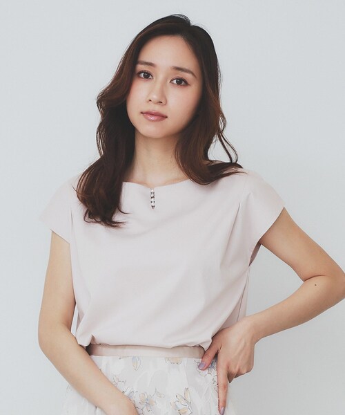 index（インデックス）の「《6色展開/XS-3サイズ》キーネックビジュートップス【UV/接触冷感/洗濯機洗い可】（Tシャツ/カットソー・レディース・チャコールグレー/サックスブルー/ネイビー/オフホワイト/ナチュラル/ライトイエロー系・40/38/42/36/34/44）」の22枚目の写真