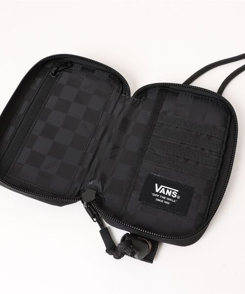 VANS（バンズ）の「VANSアパレル(WJ) ヴァンズ Mini Travel Wallet BAG 125R7190500 BLACK（ボディバッグ/ウエストポーチ・メンズ・ブラック・FREE）」の2枚目の写真
