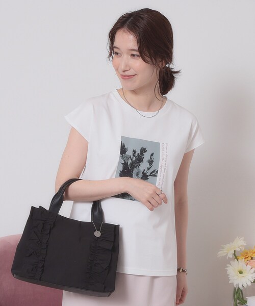 ITS'DEMO（イッツデモ）の「【手洗い可】フォトフレンチTシャツ（Tシャツ/カットソー・レディース・オフホワイト/ライトブルー/ベビーピンク/ブラック・00）」の5枚目の写真