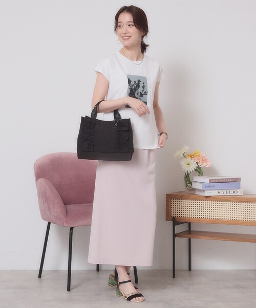 ITS'DEMO（イッツデモ）の「【手洗い可】フォトフレンチTシャツ（Tシャツ/カットソー・レディース・オフホワイト/ライトブルー/ベビーピンク/ブラック・00）」の7枚目の写真