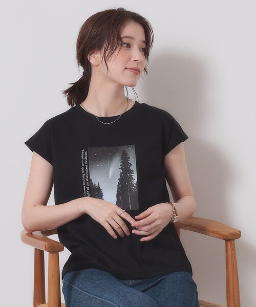 ITS'DEMO（イッツデモ）の「【手洗い可】フォトフレンチTシャツ（Tシャツ/カットソー・レディース・オフホワイト/ライトブルー/ベビーピンク/ブラック・00）」の9枚目の写真