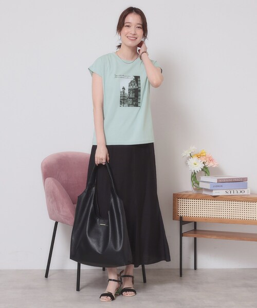 ITS'DEMO（イッツデモ）の「【手洗い可】フォトフレンチTシャツ（Tシャツ/カットソー・レディース・オフホワイト/ライトブルー/ベビーピンク/ブラック・00）」の19枚目の写真