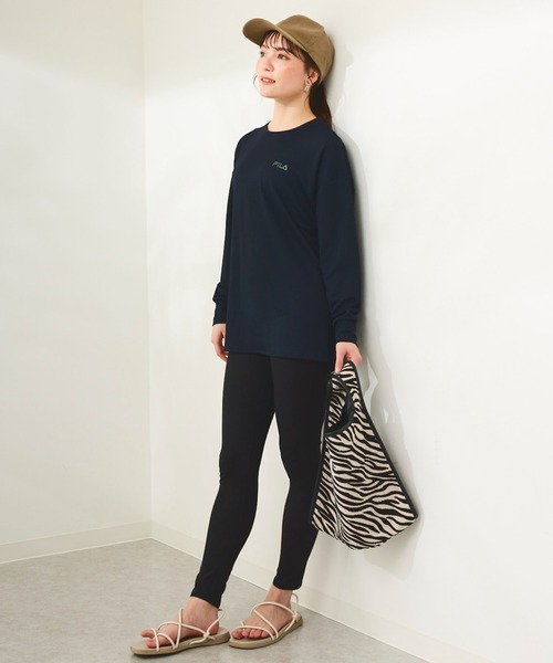 FILA（フィラ）の「マルチウェイ セットアップ 2点セット (ラッシュガード / フィットネスフェア)（ラッシュガード・レディース・ブラック/ベージュ/ラベンダー/ブラウン・MEDIUM/LARGE/X-LARGE/XX-LARGE/XXXX-LARGE/XXX-LARGE）」の8枚目の写真