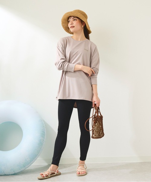 FILA（フィラ）の「マルチウェイ セットアップ 2点セット (ラッシュガード / フィットネスフェア)（ラッシュガード・レディース・ブラック/ベージュ/ラベンダー/ブラウン・MEDIUM/LARGE/X-LARGE/XX-LARGE/XXXX-LARGE/XXX-LARGE）」の19枚目の写真