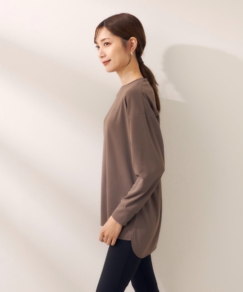 FILA（フィラ）の「マルチウェイ セットアップ 2点セット (ラッシュガード / フィットネスフェア)（ラッシュガード・レディース・ブラック/ベージュ/ラベンダー/ブラウン・MEDIUM/LARGE/X-LARGE/XX-LARGE/XXXX-LARGE/XXX-LARGE）」の13枚目の写真