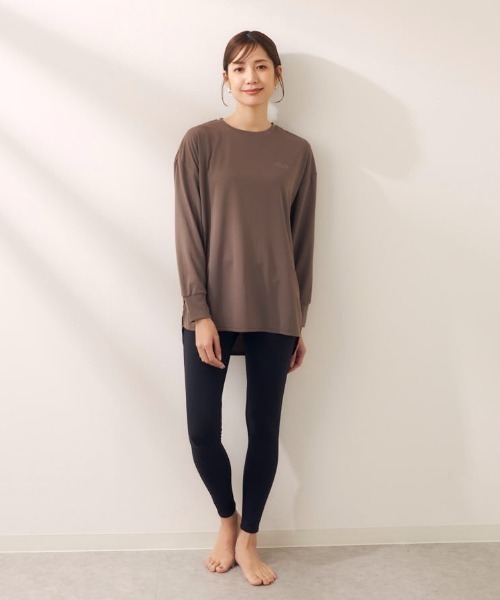 FILA（フィラ）の「マルチウェイ セットアップ 2点セット (ラッシュガード / フィットネスフェア)（ラッシュガード・レディース・ブラック/ベージュ/ラベンダー/ブラウン・MEDIUM/LARGE/X-LARGE/XX-LARGE/XXXX-LARGE/XXX-LARGE）」の22枚目の写真