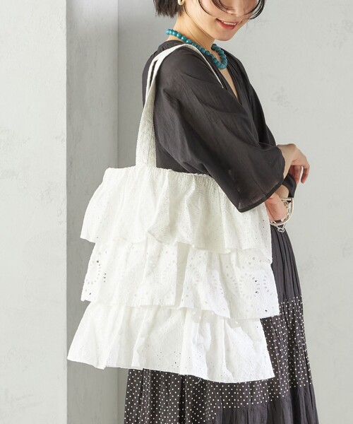 SHIPS(シップス)の「RAJAT:シフリー 刺繍 トート(トートバッグ・レディース・ブラック/ライトホワイト・ONE SIZE)」の1枚目の写真