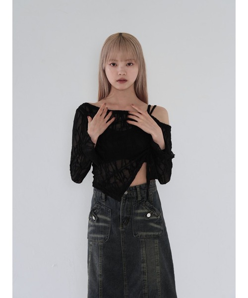 Uenui（ウニュイ）の「【 cunii 】 シアー ルーシュド トップ（Tシャツ/カットソー・レディース・ブラック/ホワイト・FREE）」の6枚目の写真
