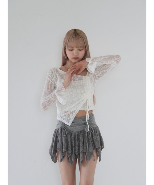Uenui（ウニュイ）の「【 cunii 】 シアー ルーシュド トップ（Tシャツ/カットソー・レディース・ブラック/ホワイト・FREE）」の7枚目の写真