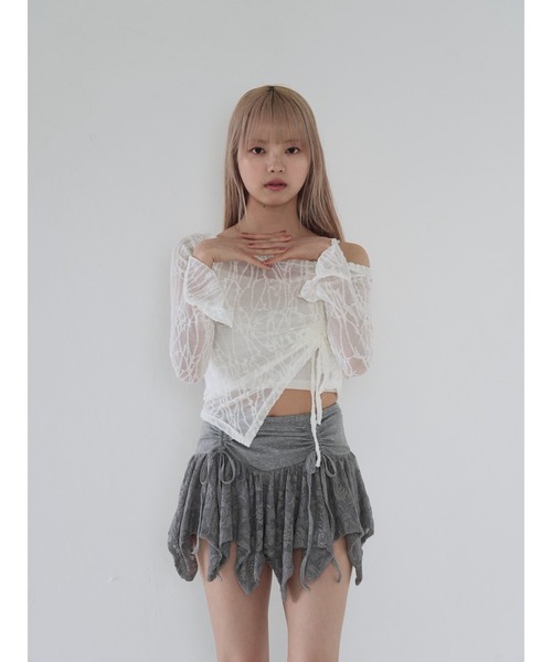 Uenui（ウニュイ）の「【 cunii 】 シアー ルーシュド トップ（Tシャツ/カットソー・レディース・ブラック/ホワイト・FREE）」の8枚目の写真