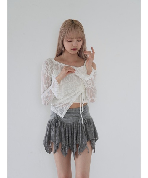Uenui（ウニュイ）の「【 cunii 】 シアー ルーシュド トップ（Tシャツ/カットソー・レディース・ブラック/ホワイト・FREE）」の10枚目の写真
