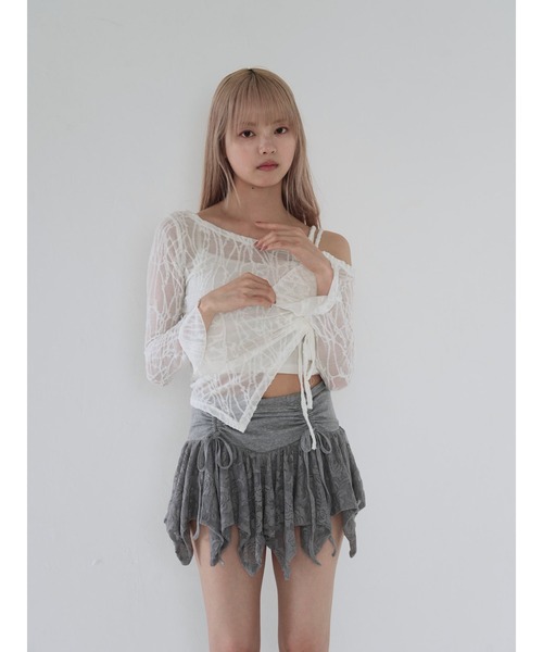 Uenui（ウニュイ）の「【 cunii 】 シアー ルーシュド トップ（Tシャツ/カットソー・レディース・ブラック/ホワイト・FREE）」の12枚目の写真
