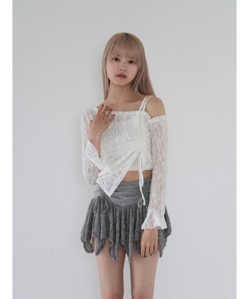 Uenui（ウニュイ）の「【 cunii 】 シアー ルーシュド トップ（Tシャツ/カットソー・レディース・ブラック/ホワイト・FREE）」の14枚目の写真