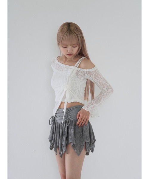 Uenui（ウニュイ）の「【 cunii 】 シアー ルーシュド トップ（Tシャツ/カットソー・レディース・ブラック/ホワイト・FREE）」の19枚目の写真