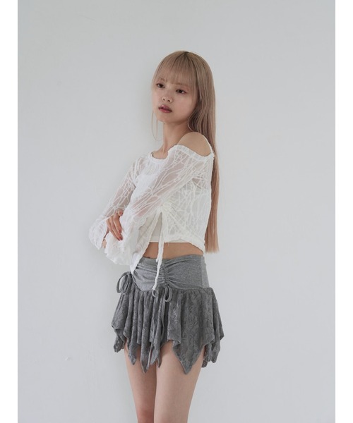 Uenui（ウニュイ）の「【 cunii 】 シアー ルーシュド トップ（Tシャツ/カットソー・レディース・ブラック/ホワイト・FREE）」の21枚目の写真