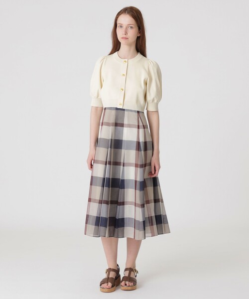 BLUE LABEL CRESTBRIDGE（ブルーレーベルクレストブリッジ）の「【美人百花コラボ】ショートカーディガン（カーディガン/ボレロ・レディース・オフホワイト/ブラック/レッド系その他・38）」の15枚目の写真