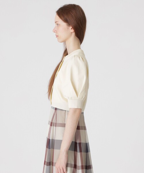 BLUE LABEL CRESTBRIDGE（ブルーレーベルクレストブリッジ）の「【美人百花コラボ】ショートカーディガン（カーディガン/ボレロ・レディース・オフホワイト/ブラック/レッド系その他・38）」の17枚目の写真