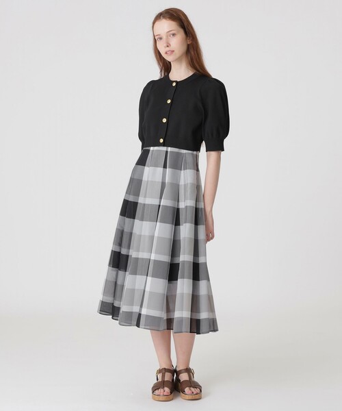 BLUE LABEL CRESTBRIDGE（ブルーレーベルクレストブリッジ）の「【美人百花コラボ】ショートカーディガン（カーディガン/ボレロ・レディース・オフホワイト/ブラック/レッド系その他・38）」の9枚目の写真