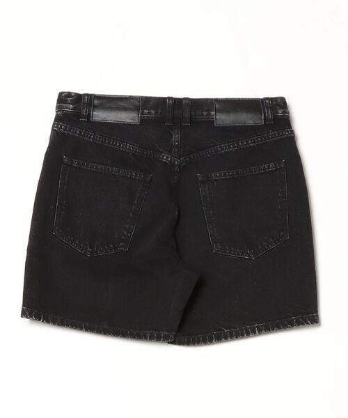 JOHN LAWRENCE SULLIVAN(ジョンローレンスサリバン)の「WASHED DENIM DOUBLE ZIPPERFLY SHORTS(デニムパンツ・メンズ・ブラック×ブラック/インディゴブルー/ブラック×ゴールド・46/44)」の6枚目の写真
