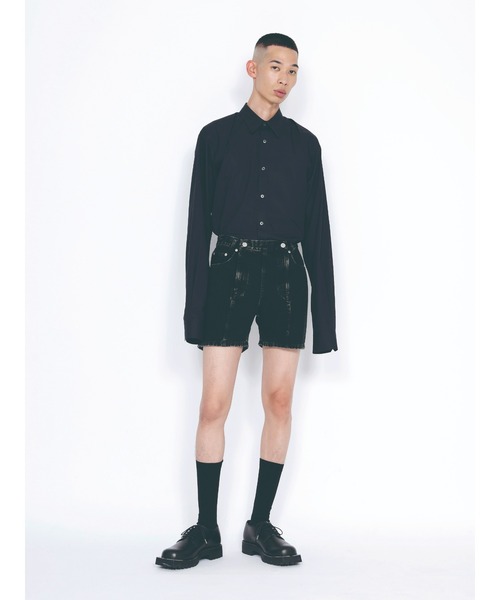 JOHN LAWRENCE SULLIVAN(ジョンローレンスサリバン)の「WASHED DENIM DOUBLE ZIPPERFLY SHORTS(デニムパンツ・メンズ・ブラック×ブラック/インディゴブルー/ブラック×ゴールド・46/44)」の4枚目の写真