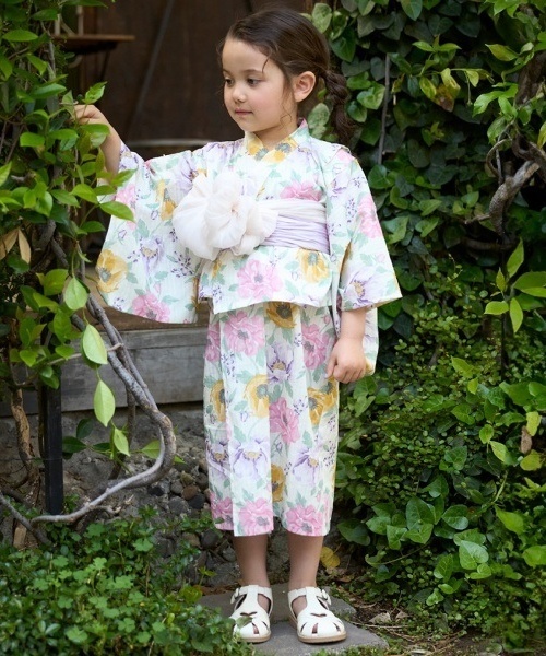 petit main(プティマイン)の「大花柄2way浴衣(浴衣・キッズ・サックスブルー/クリーム・100cm/110cm/90cm/130cm/120cm)」の2枚目の写真