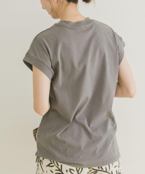 ITEMS URBANRESEARCH(アイテムズ アーバンリサーチ)の「ピグメントフレンチTシャツ(Tシャツ/カットソー・レディース・キャメル/ブラック/グレー・FREE)」の5枚目の写真