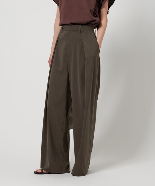 BEAUTY&YOUTH UNITED ARROWS(ビューティーアンドユースユナイテッドアローズ)の「タックワイドパンツ -吸水速乾/接触冷感-(スラックス・レディース・オリーブ/ダークブラウン/ダークグレー・S/XS/M)」の9枚目の写真