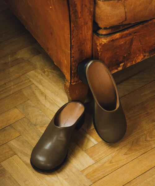 SENSE OF PLACE by URBAN RESEARCH(センスオブプレイスバイアーバンリサーチ)の「ワイドトゥヒールスリッポン(その他シューズ・レディース・ブラウン/ブラック・LARGE/MEDIUM/SMALL)」の1枚目の写真