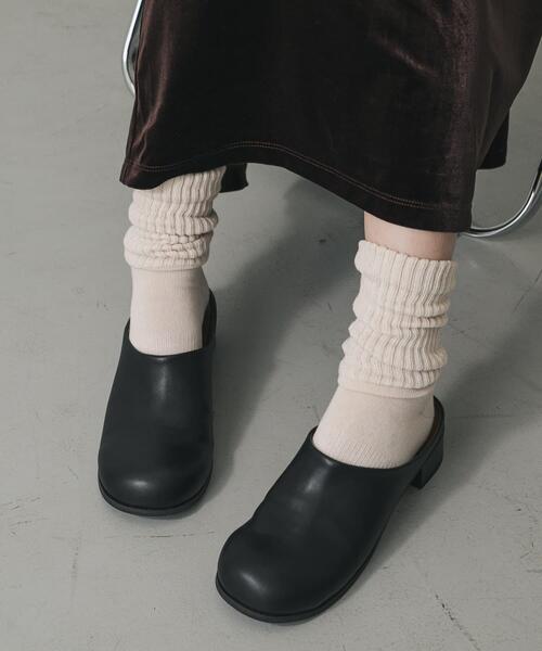 SENSE OF PLACE by URBAN RESEARCH(センスオブプレイスバイアーバンリサーチ)の「ワイドトゥヒールスリッポン(その他シューズ・レディース・ブラウン/ブラック・LARGE/MEDIUM/SMALL)」の2枚目の写真