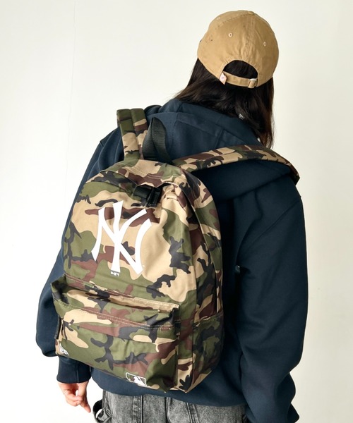 NEW ERA(ニューエラ)の「NEW ERA(ニューエラ)/MLB STADIUM BAG/軽量 A4収納可能 バックパック リュック ニューヨークヤンキース(バックパック/リュック・レディース・ブラウン系カモフラージュ/ブラック・FREE)」の6枚目の写真