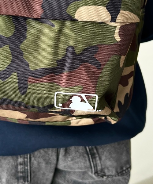 NEW ERA(ニューエラ)の「NEW ERA(ニューエラ)/MLB STADIUM BAG/軽量 A4収納可能 バックパック リュック ニューヨークヤンキース(バックパック/リュック・レディース・ブラウン系カモフラージュ/ブラック・FREE)」の15枚目の写真