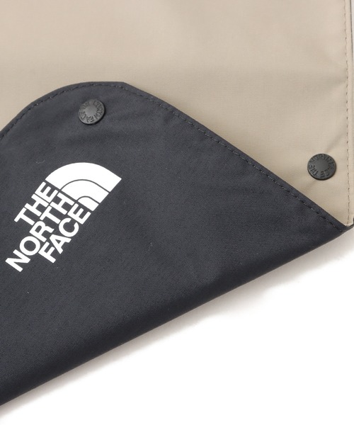 THE NORTH FACE（ザノースフェイス）の「THE NORTH FACE Baby Compact Yummy Bib / ザ・ノース・フェイス ベビー コンパクト ヤミー ビブ（スタイ/よだれかけ・キッズ・ベージュ/アイボリー/オレンジ・FREE）」の14枚目の写真