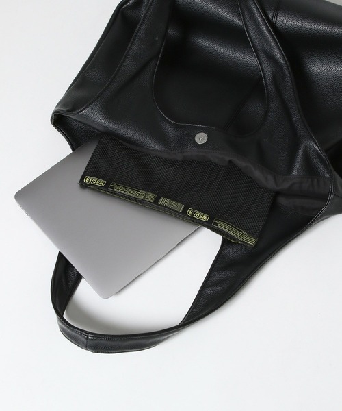 RAGEBLUE(レイジブルー)の「SYNTHETIC LEATHER ROUND TOTE BAG / シンセティックレザー/ラウンドトートバッグ(トートバッグ・メンズ・ブラック・FREE)」の8枚目の写真