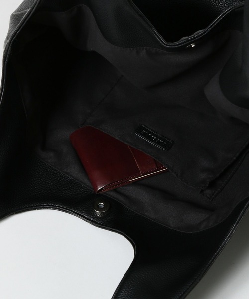 RAGEBLUE(レイジブルー)の「SYNTHETIC LEATHER ROUND TOTE BAG / シンセティックレザー/ラウンドトートバッグ(トートバッグ・メンズ・ブラック・FREE)」の7枚目の写真
