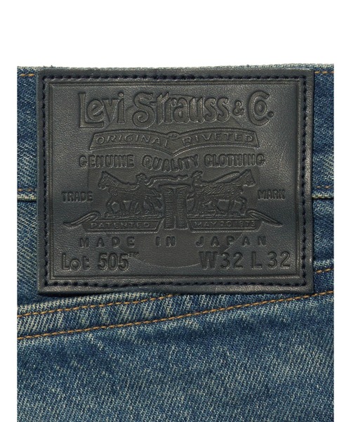 Levi's（リーバイス）の「Levi's/リーバイス BLUETAB(TM) 505(TM) レギュラーフィットジーンズ ミディアムインディゴ MADE IN JAPAN（デニムパンツ・メンズ・インディゴブルー・W28 L32/W30 L32/W32 L32/W34 L32/W36 L32）」の14枚目の写真