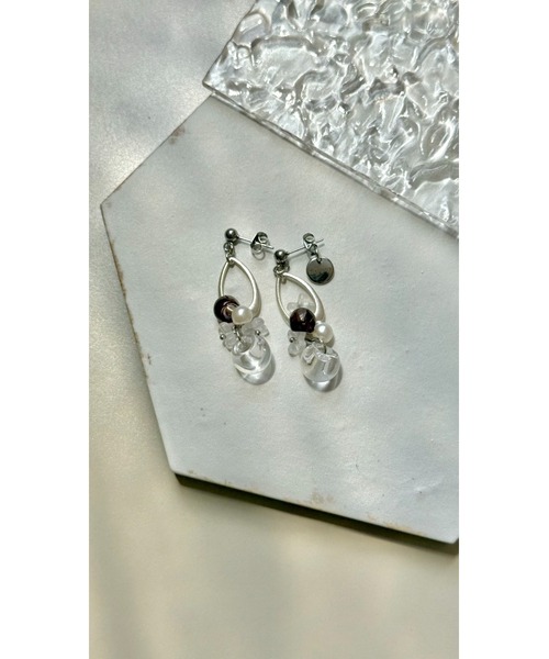 tone(トーン)の「【Agaro】No.474p ドロップフラワーピアス サージカルステンレス(MA)(ピアス(両耳用)・レディース・ブルー系2/ブルー系1/ホワイト・FREE)」の4枚目の写真