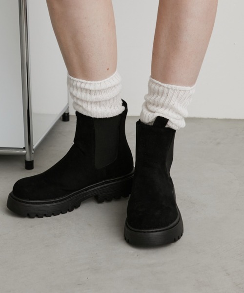 Auntie Rosa Holiday（アンティローザホリデー）の「ライトウェイトスエードサイドゴアブーツ（ブーツ・レディース・ブラック・37/39）」の5枚目の写真