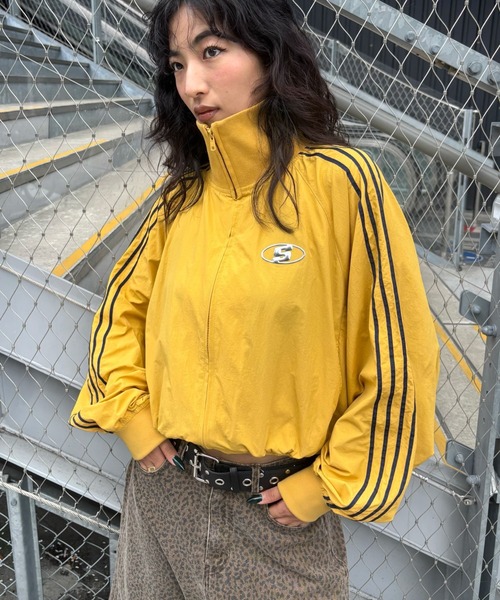 WHO'S WHO gallery（フーズフーギャラリー）の「【WEB限定】Sロゴナイロントラックジャケット（ナイロンジャケット・レディース・マスタード/ネイビー/アイボリー/ブラック・FREE）」の13枚目の写真