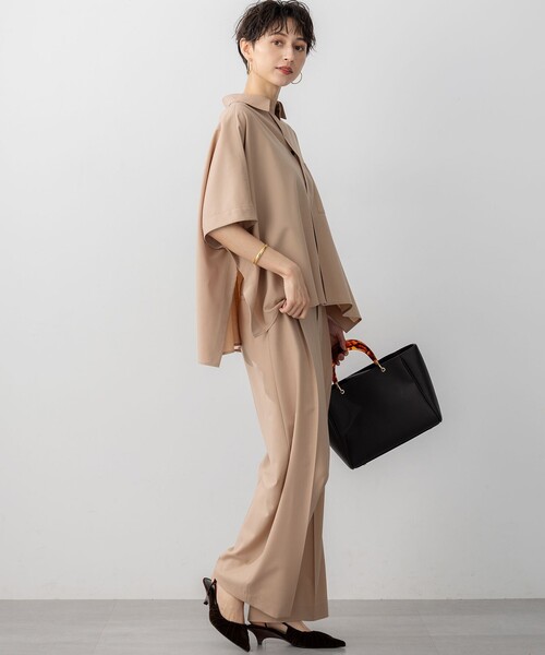 23区(ニジュウサンク)の「【洗える】TWマットクロス ポンチョシルエット シャツ(シャツ/ブラウス・レディース・グレー系/黄土色系・38)」の8枚目の写真