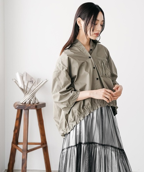 mili an deni（ミリアンデニ）の「裾ギャザーミリタリーシャツ（シャツ/ブラウス・レディース・オフホワイト/ブラック/カーキ・M）」の12枚目の写真