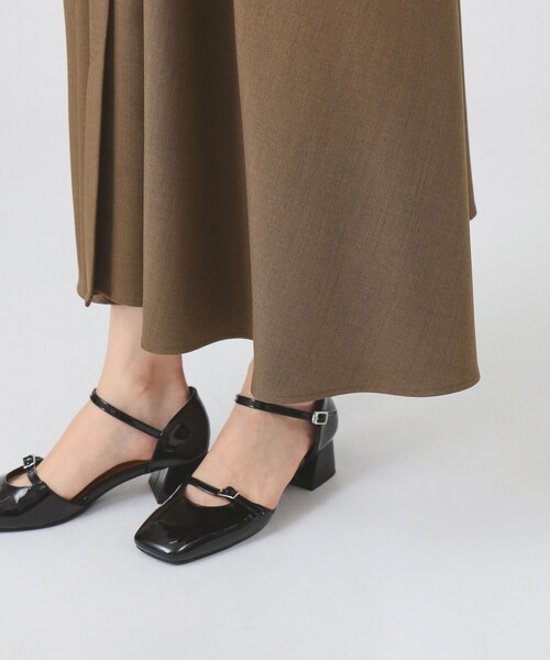Ray BEAMS(レイビームス)の「タックウエスト バンドカラー ワンピース(ワンピース・レディース・ダークブラウン/シルバー・1/0)」の13枚目の写真
