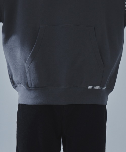 SLICK（スリック）の「【SLICK/スリック】Compact Fleece Embroidery Sweat Pull Parka/コンパクトフリースエンブロイダリープルパーカー / ヘビィーウェイト（パーカー・メンズ・ブラック/ライトグレー/スミクロ・1/2/3）」の15枚目の写真