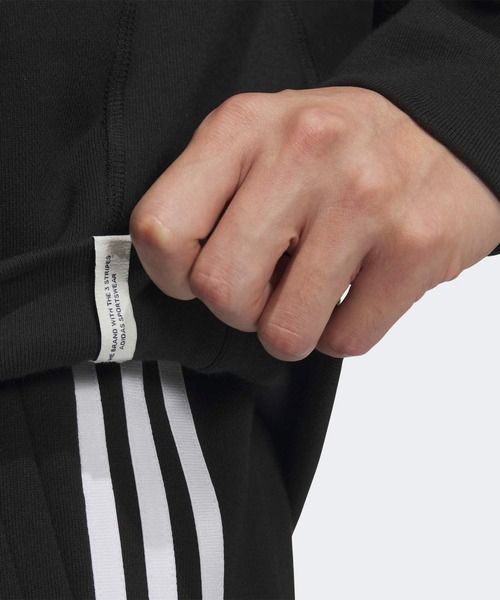 adidas(アディダス)の「エッセンシャルズ プラス ルーズフィット スリーストライプス フレンチテリー スウェットシャツ / トレーナー / アディダス adidas(スウェット・メンズ・グレー/ブルー/カーキ/ブラック・XX-LARGE/3XL/LARGE/MEDIUM/SMALL/X-LARGE/X-SMALL)」の7枚目の写真