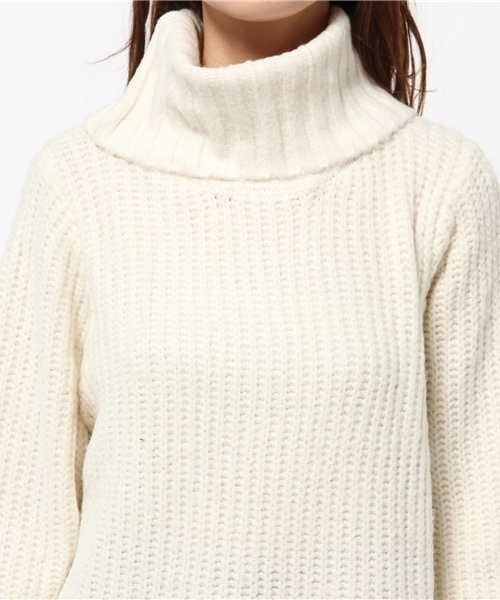 Chico（チコ）の「【who's who Chico】オフタートル片畦ニットワンピース（ワンピース・レディース・アイボリー/ベージュ/グレー・FREE）」の8枚目の写真