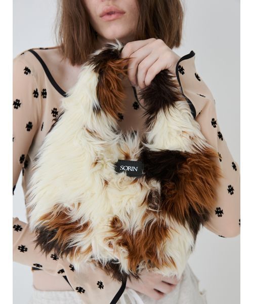 SORIN(ソリン )の「Long Fur Egg Tote/ロングファーエッグトートバッグ(トートバッグ・レディース・マルチ/アニマル/オフホワイト・F)」の4枚目の写真