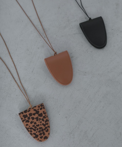 Shelly island（シェリーアイランド）の「マグネットメガネホルダーネックレス（ネックレス・レディース・ブラック/その他/ブラウン・FREE）」の3枚目の写真