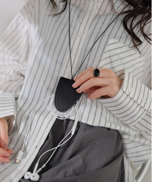 Shelly island（シェリーアイランド）の「マグネットメガネホルダーネックレス（ネックレス・レディース・ブラック/その他/ブラウン・FREE）」の2枚目の写真