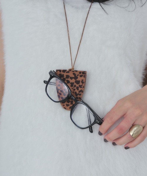 Shelly island（シェリーアイランド）の「マグネットメガネホルダーネックレス（ネックレス・レディース・ブラック/その他/ブラウン・FREE）」の4枚目の写真