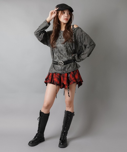 SPINNS(スピンズ)の「長袖ダメージ Tシャツ/ワンショルダー肩ベルト/ロマンスパンク(Tシャツ/カットソー・レディース・グレー/オフホワイト・ONESIZE)」の16枚目の写真